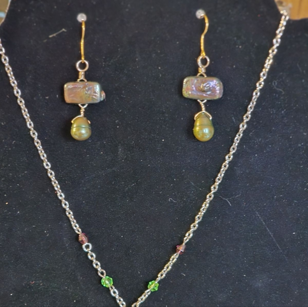 Genuine Tahitian organic peacock pearls gold plated earrings